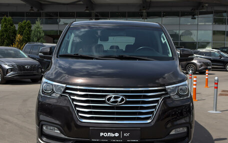 Hyundai Grand Starex Grand Starex I рестайлинг 2, 2019 год, 4 137 000 рублей, 2 фотография