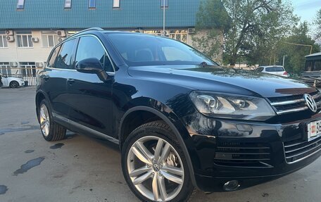 Volkswagen Touareg III, 2011 год, 1 820 000 рублей, 5 фотография