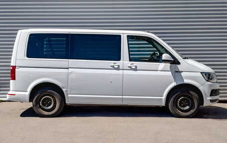 Volkswagen Caravelle T6 рестайлинг, 2019 год, 2 445 000 рублей, 4 фотография