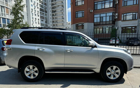 Toyota Land Cruiser Prado 150 рестайлинг 2, 2010 год, 3 000 000 рублей, 2 фотография