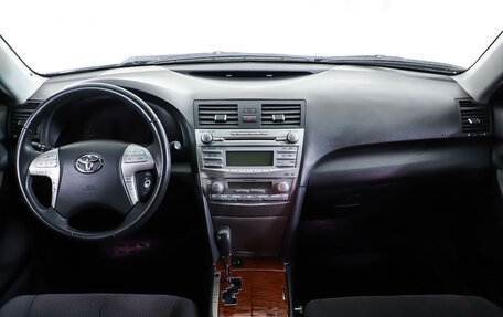 Toyota Camry, 2010 год, 1 800 000 рублей, 13 фотография