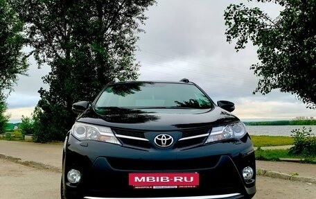 Toyota RAV4, 2015 год, 2 700 000 рублей, 3 фотография