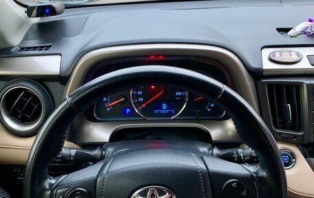 Toyota RAV4, 2015 год, 2 700 000 рублей, 16 фотография