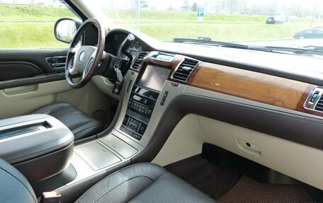 Cadillac Escalade III, 2013 год, 2 348 000 рублей, 7 фотография