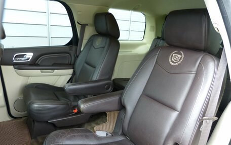 Cadillac Escalade III, 2013 год, 2 348 000 рублей, 13 фотография