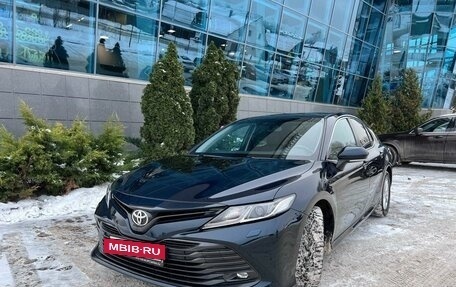 Toyota Camry, 2020 год, 2 800 000 рублей, 4 фотография