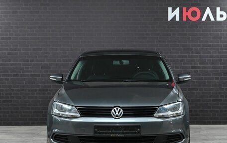 Volkswagen Jetta VI, 2013 год, 990 000 рублей, 2 фотография