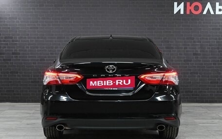 Toyota Camry, 2018 год, 2 550 000 рублей, 6 фотография