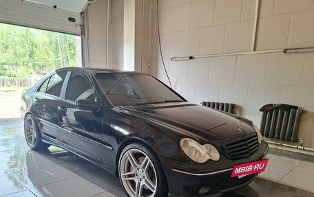 Mercedes-Benz C-Класс, 2004 год, 750 000 рублей, 3 фотография