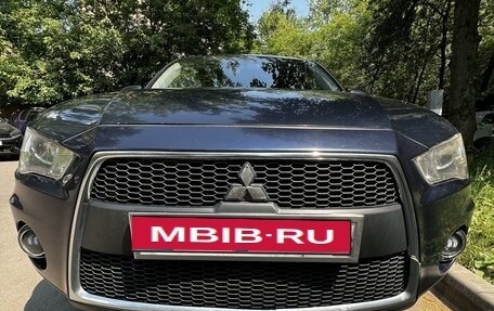 Mitsubishi Outlander III рестайлинг 3, 2011 год, 1 200 000 рублей, 9 фотография