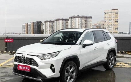 Toyota RAV4, 2020 год, 3 399 000 рублей, 13 фотография