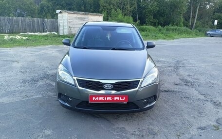 KIA cee'd I рестайлинг, 2010 год, 800 000 рублей, 1 фотография