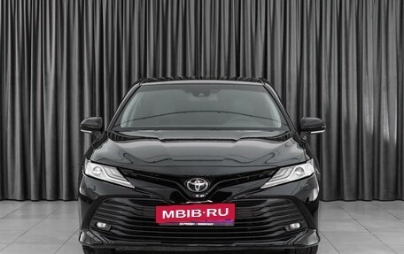 Toyota Camry, 2019 год, 2 875 000 рублей, 3 фотография