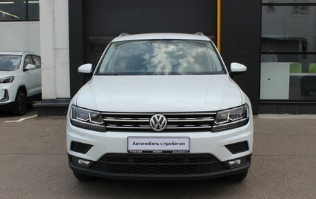 Volkswagen Tiguan II, 2018 год, 2 111 800 рублей, 2 фотография