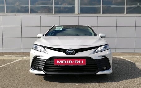 Toyota Camry, 2021 год, 3 550 000 рублей, 2 фотография