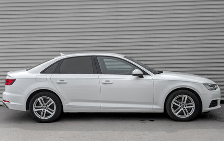 Audi A4, 2019 год, 2 925 000 рублей, 4 фотография