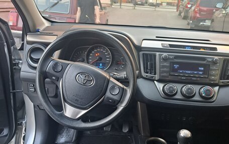 Toyota RAV4, 2013 год, 2 000 000 рублей, 2 фотография