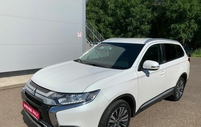 Mitsubishi Outlander III рестайлинг 3, 2019 год, 2 350 000 рублей, 1 фотография