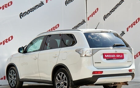 Mitsubishi Outlander III рестайлинг 3, 2014 год, 1 730 000 рублей, 6 фотография