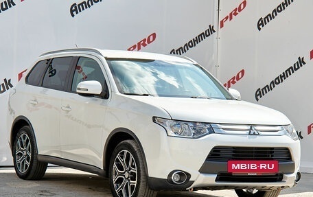 Mitsubishi Outlander III рестайлинг 3, 2014 год, 1 730 000 рублей, 3 фотография