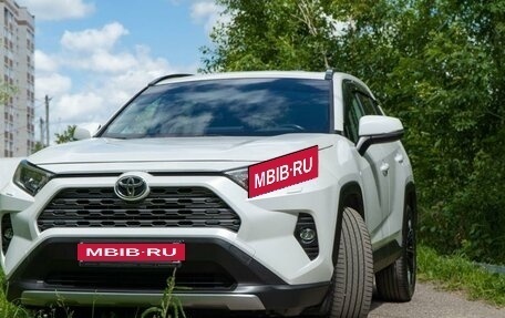 Toyota RAV4, 2021 год, 4 100 000 рублей, 2 фотография