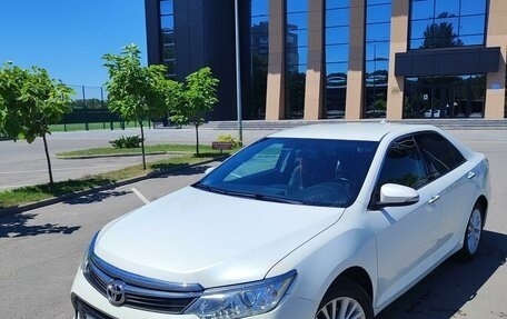 Toyota Camry, 2015 год, 2 700 000 рублей, 1 фотография