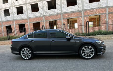 Volkswagen Passat B8 рестайлинг, 2017 год, 3 200 000 рублей, 3 фотография