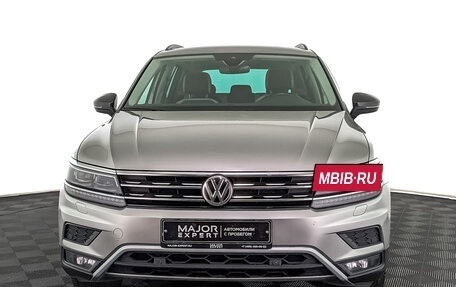Volkswagen Tiguan II, 2019 год, 2 795 000 рублей, 2 фотография