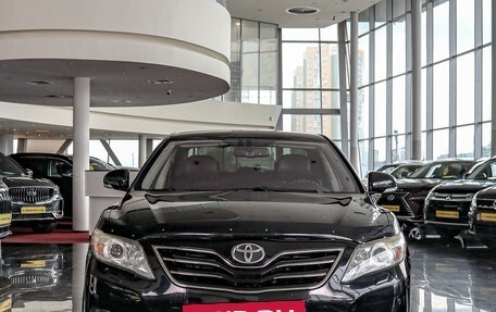 Toyota Camry, 2011 год, 1 840 000 рублей, 2 фотография