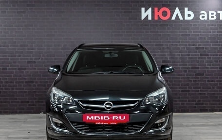 Opel Astra J, 2013 год, 2 фотография