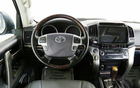 Toyota Land Cruiser 200, 2008 год, 2 495 000 рублей, 7 фотография