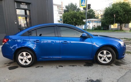 Chevrolet Cruze II, 2011 год, 700 000 рублей, 3 фотография