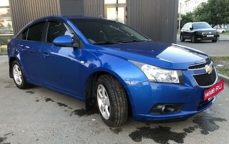 Chevrolet Cruze II, 2011 год, 700 000 рублей, 2 фотография