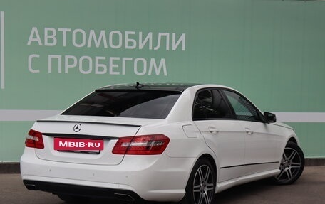 Mercedes-Benz E-Класс, 2013 год, 1 690 000 рублей, 2 фотография