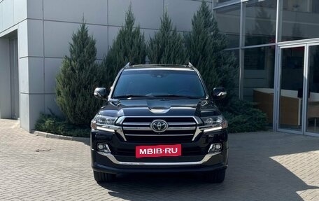 Toyota Land Cruiser 200, 2020 год, 8 150 000 рублей, 2 фотография