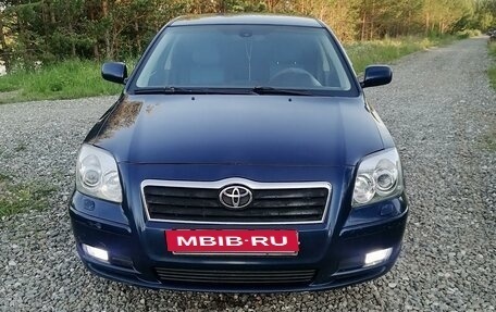 Toyota Avensis III рестайлинг, 2003 год, 600 000 рублей, 2 фотография