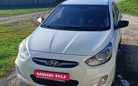 Hyundai Solaris II рестайлинг, 2011 год, 650 000 рублей, 1 фотография