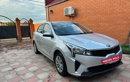 KIA Rio IV, 2020 год, 1 730 000 рублей, 2 фотография