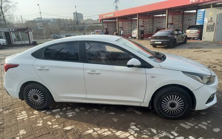 Hyundai Solaris II рестайлинг, 2018 год, 1 350 000 рублей, 2 фотография