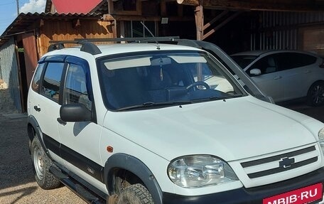 Chevrolet Niva I рестайлинг, 2004 год, 550 000 рублей, 4 фотография