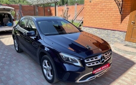 Mercedes-Benz GLA, 2018 год, 2 250 000 рублей, 3 фотография