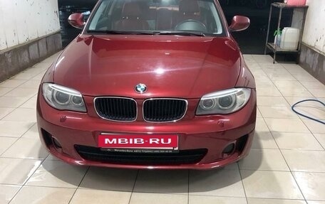 BMW 1 серия, 2011 год, 1 400 000 рублей, 2 фотография