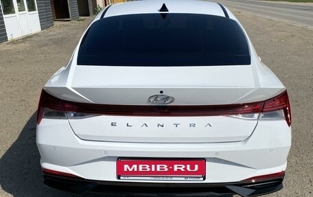 Hyundai Elantra, 2021 год, 3 000 000 рублей, 4 фотография