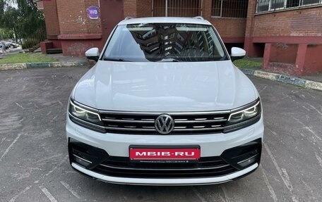 Volkswagen Tiguan II, 2018 год, 3 270 000 рублей, 3 фотография