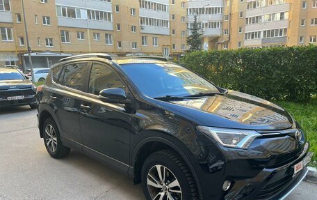 Toyota RAV4, 2016 год, 2 700 000 рублей, 3 фотография