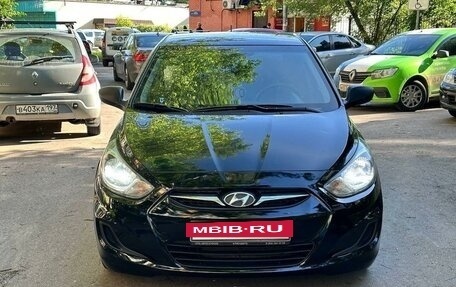 Hyundai Solaris II рестайлинг, 2011 год, 990 000 рублей, 3 фотография