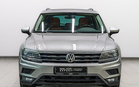 Volkswagen Tiguan II, 2018 год, 2 950 000 рублей, 2 фотография