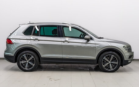 Volkswagen Tiguan II, 2018 год, 2 950 000 рублей, 4 фотография