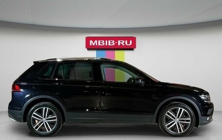 Volkswagen Tiguan II, 2018 год, 2 918 900 рублей, 6 фотография