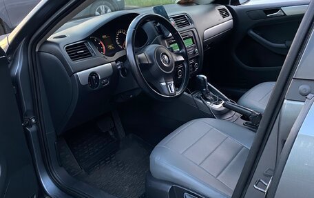 Volkswagen Jetta VI, 2012 год, 950 000 рублей, 4 фотография